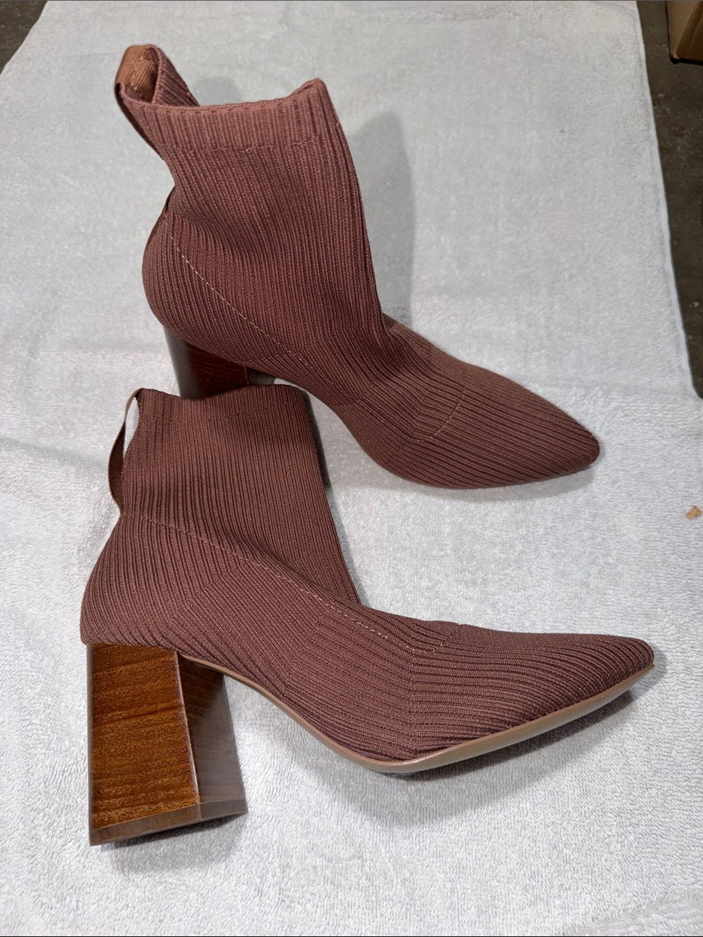 Ribbed Knit Heeled Sock Boots in Chestnut Brown